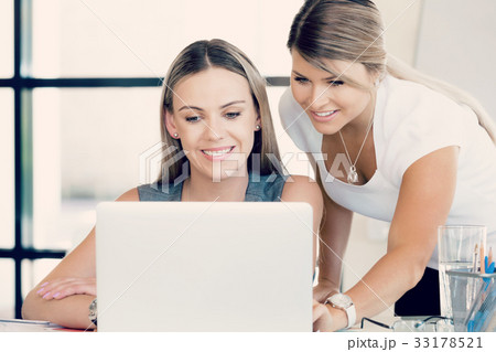 We make a great team together We make a great team together 33178521