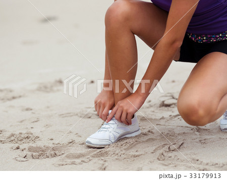 Lacing up before running 33179913