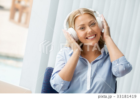 I find my motivation and energy in music I find my motivation and energy in music 33181419
