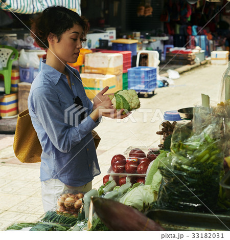 Buying organic cauloflower Buying organic cauloflower 33182031