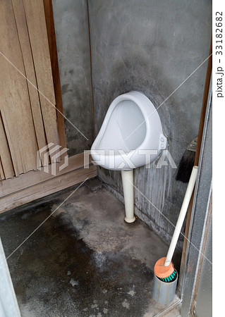 古いトイレの写真素材 3316