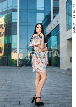 pretty girl in city 33186844