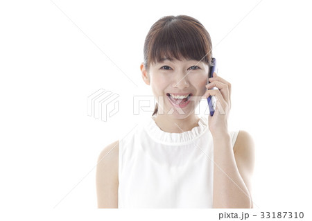 スマホと若い女性 スマホと若い女性 33187310
