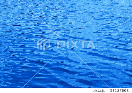 Blue water background 33187608