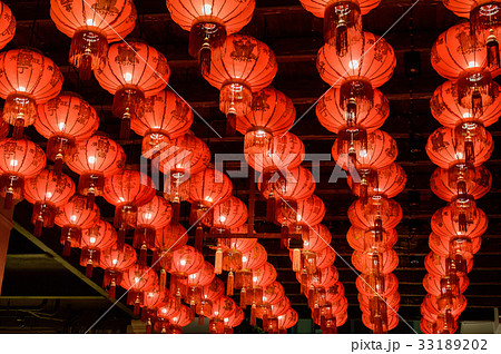 Red Chinese Paper Lanterns decoration 33189202