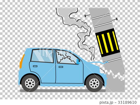 電柱に衝突した自動車 電柱に衝突した自動車 33189610