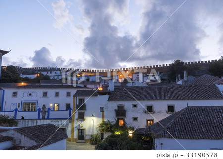 夕焼けのオビドスの風景 33190578