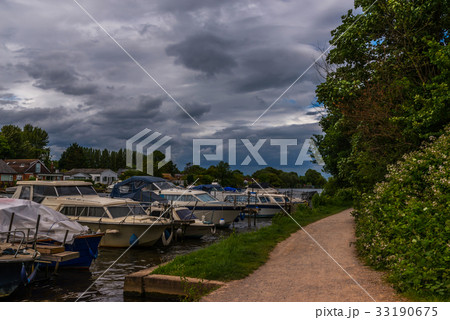 Boats anchored on the bank of the river 33190675