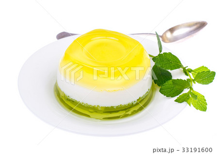 Exquisite sweet dessert jelly with mint 33191600