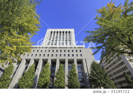 日比谷通の街並み　第一生命館 33195722