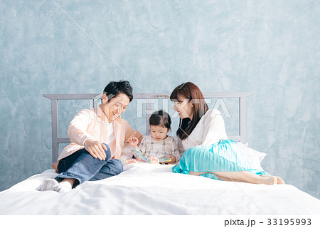 ファミリー 33195993