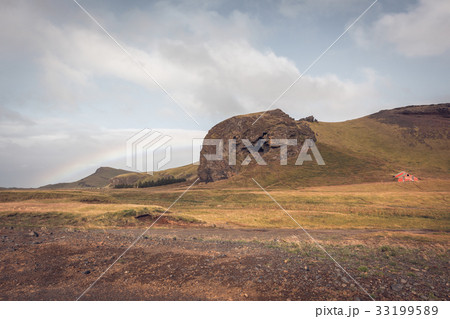 South Icelandic landscape with rainbow 33199589