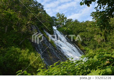 オシンコシンの滝（チャラッセナイ川･河口付近／北海道斜里郡斜里町） 33201216