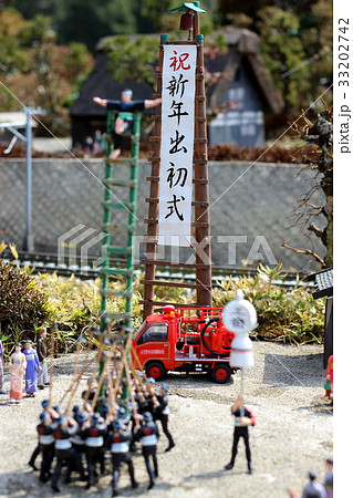 消防出初式のはしごのぼり演技 33202742