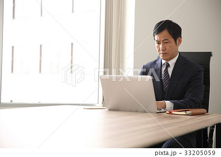 働く男性 働く男性 33205059