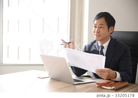 働く男性 働く男性 33205178