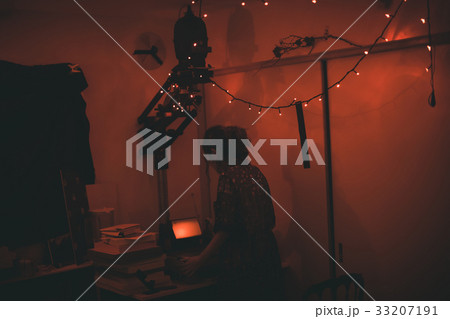 Photographer Photographer 33207191