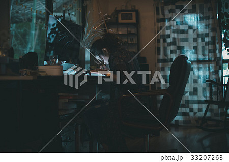 Photographer 33207263