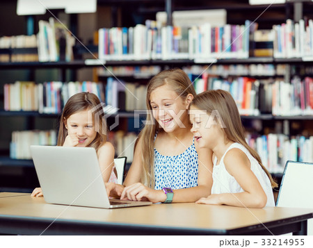 Technology in the library Technology in the library 33214955