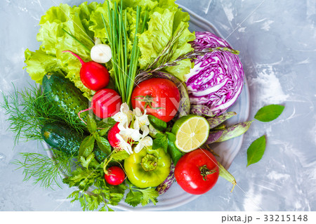 Summer fresh vegetables 33215148