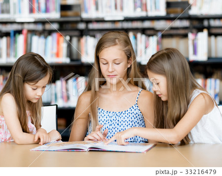 We love reading We love reading 33216479