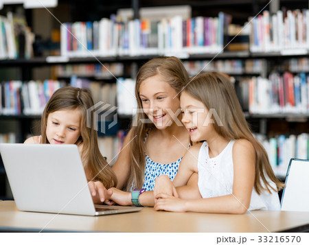 Technology in the library 33216570