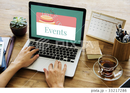 Illustration of birthday party event celebration with cake on laptop Illustration of birthday party event celebration with cake on laptop 33217286