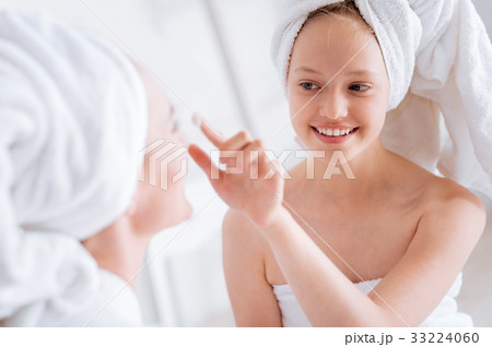 Portrait of kind girl that looking at her mommy Portrait of kind girl that looking at her mommy 33224060