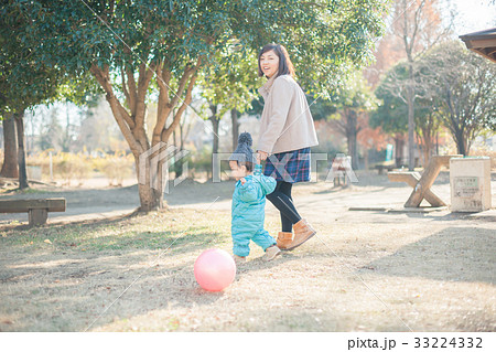 1 year old 33224332