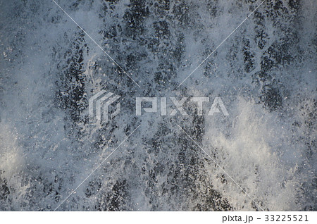 ほとばしる激流（オシンコシンの滝 チャラッセナイ川･河口付近／北海道斜里郡斜里町） 33225521