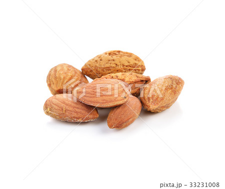 Almonds on a white background 33231008