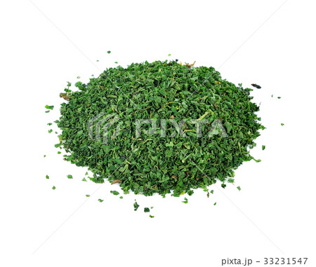 dried parsley isolated on white background. dried parsley isolated on white background. 33231547