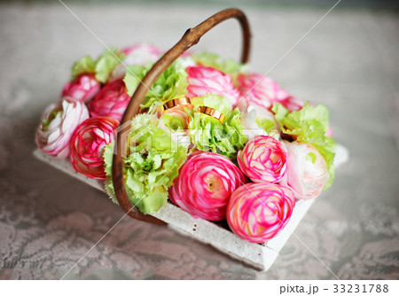 Wedding rings and roses bouquet Wedding rings and roses bouquet 33231788