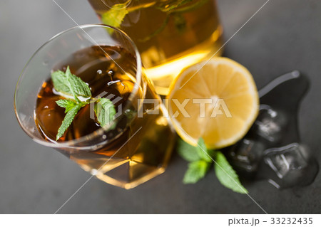 Ice tea with lemon and mint 33232435