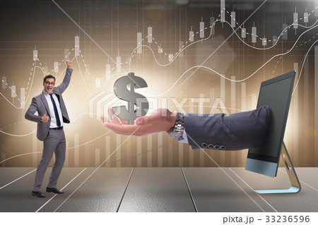 Businessman receiving investment in his startup Businessman receiving investment in his startup 33236596