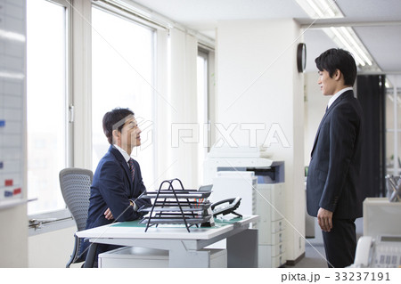 上司 部下 報告 オフィス 33237191