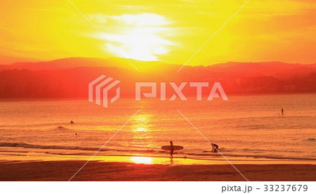 オーストラリア、ゴールドコーストの夕焼け オーストラリア、ゴールドコーストの夕焼け 33237679