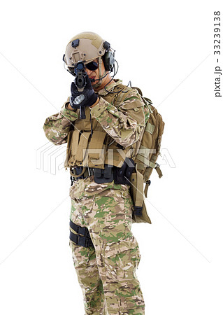 soldier targeting with rifle or sniper  33239138