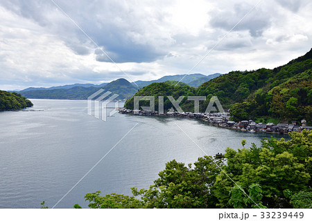 道の駅「舟屋の里伊根」より伊根湾の眺め 道の駅「舟屋の里伊根」より伊根湾の眺め 33239449