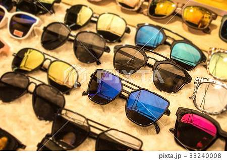 Sunglasses in many dark UV shades for styles Sunglasses in many dark UV shades for styles 33240008