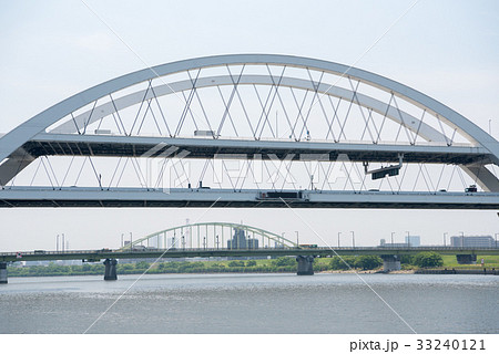 五色桜大橋 首都高速中央環状線 と江北橋の写真素材 33240121 Pixta