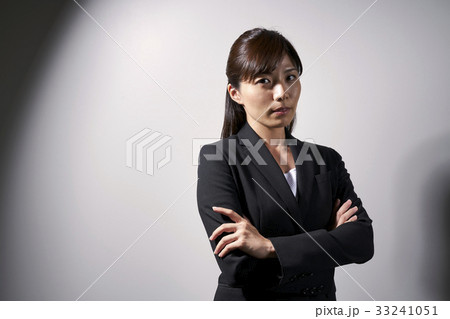 強い女性リーダー像 強い女性リーダー像 33241051