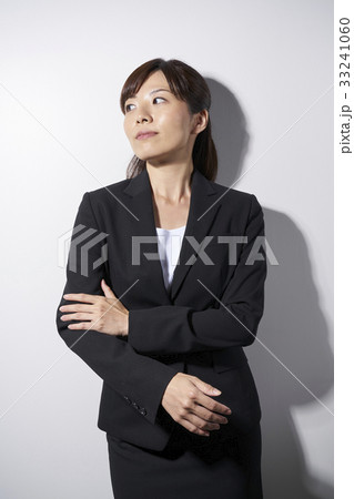 強い女性リーダー像 33241060
