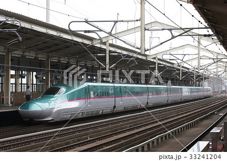 東北新幹線E5系（郡山駅） 33241204