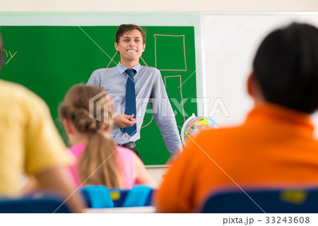 Young teacher 33243608