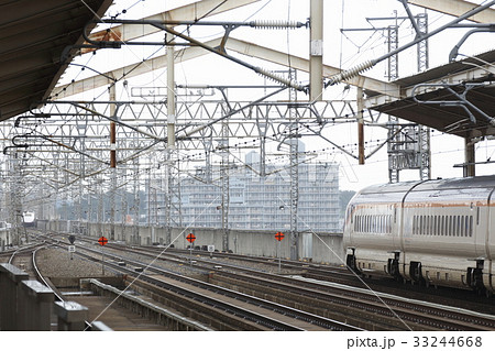 旅客転落により遅延発生の東北新幹線(お盆シーズンの郡山駅) 旅客転落により遅延発生の東北新幹線(お盆シーズンの郡山駅) 33244668