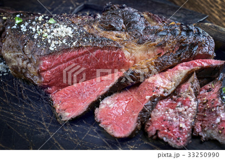 Barbecue Kobe Tomahawk Steak 33250990