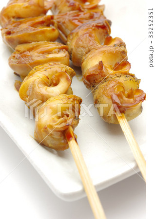 つぶ貝の串焼き つぶ貝の串焼き 33252351