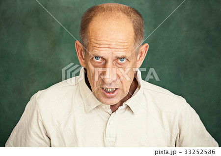 Screaming Senior Man 33252586