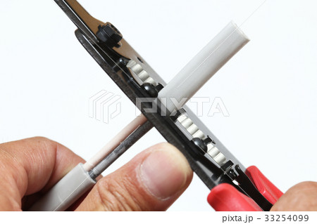 電気工事　電気配線作業 33254099